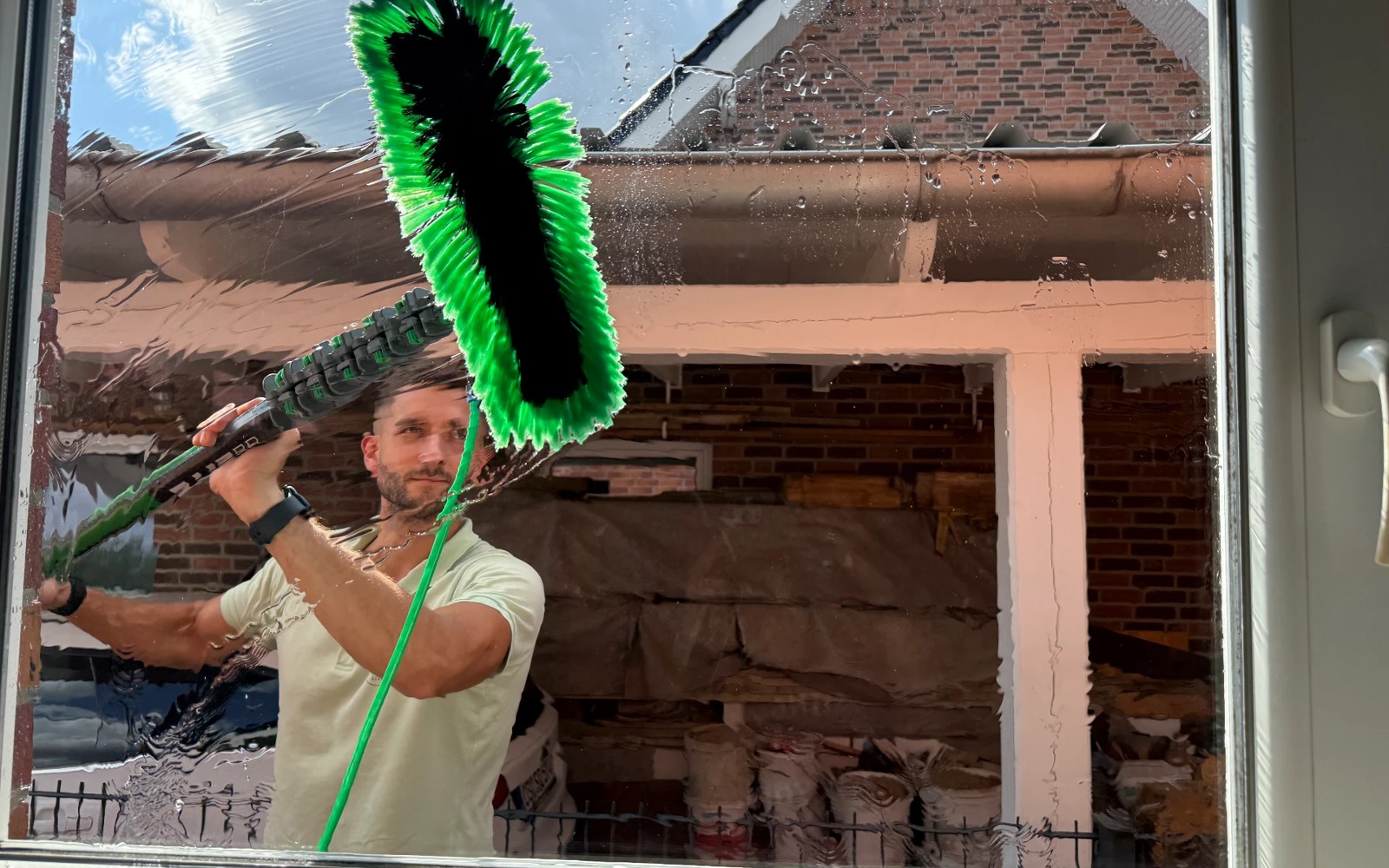 Fensterreinigung innen & außen